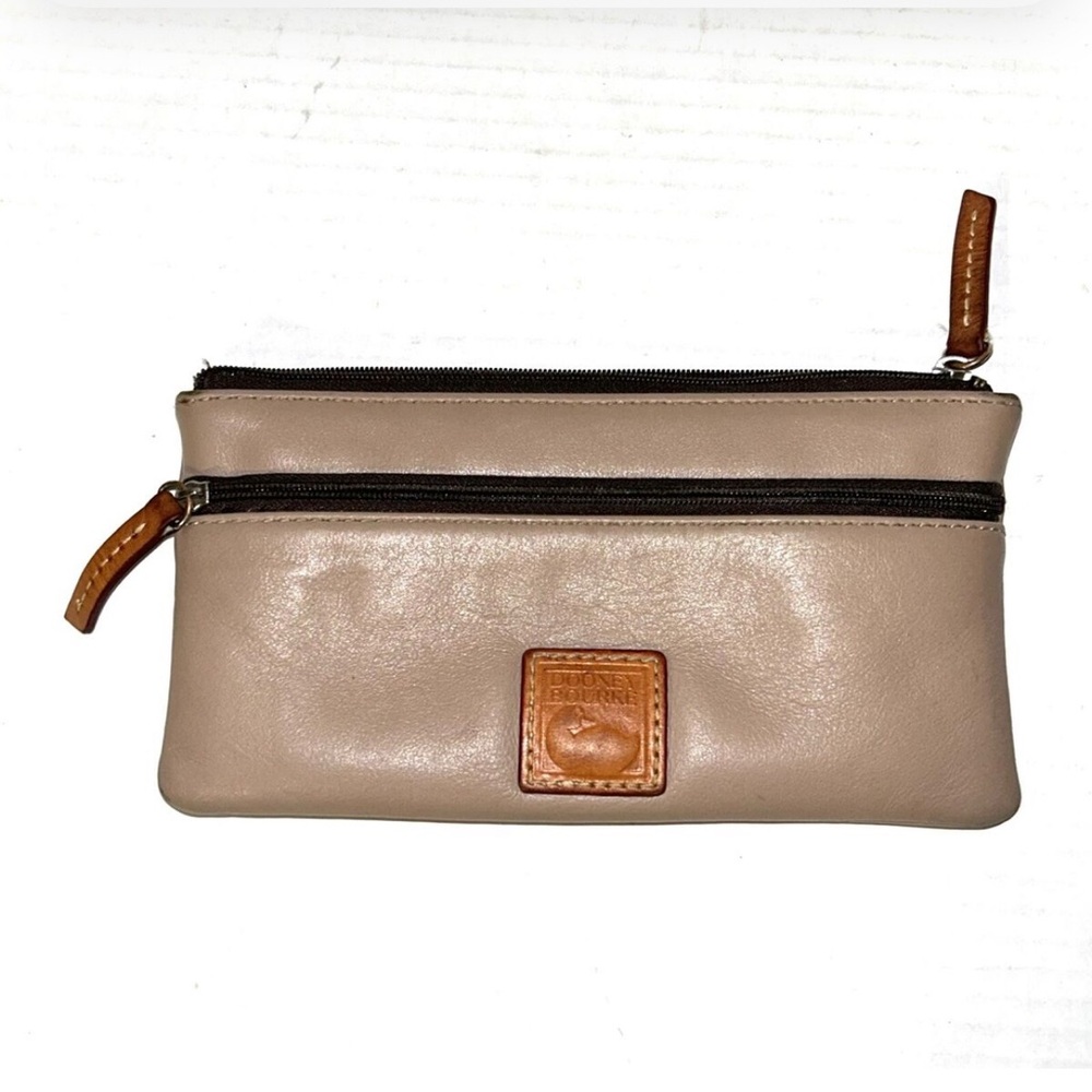 Dooney & Bourke Beige Leather wallet